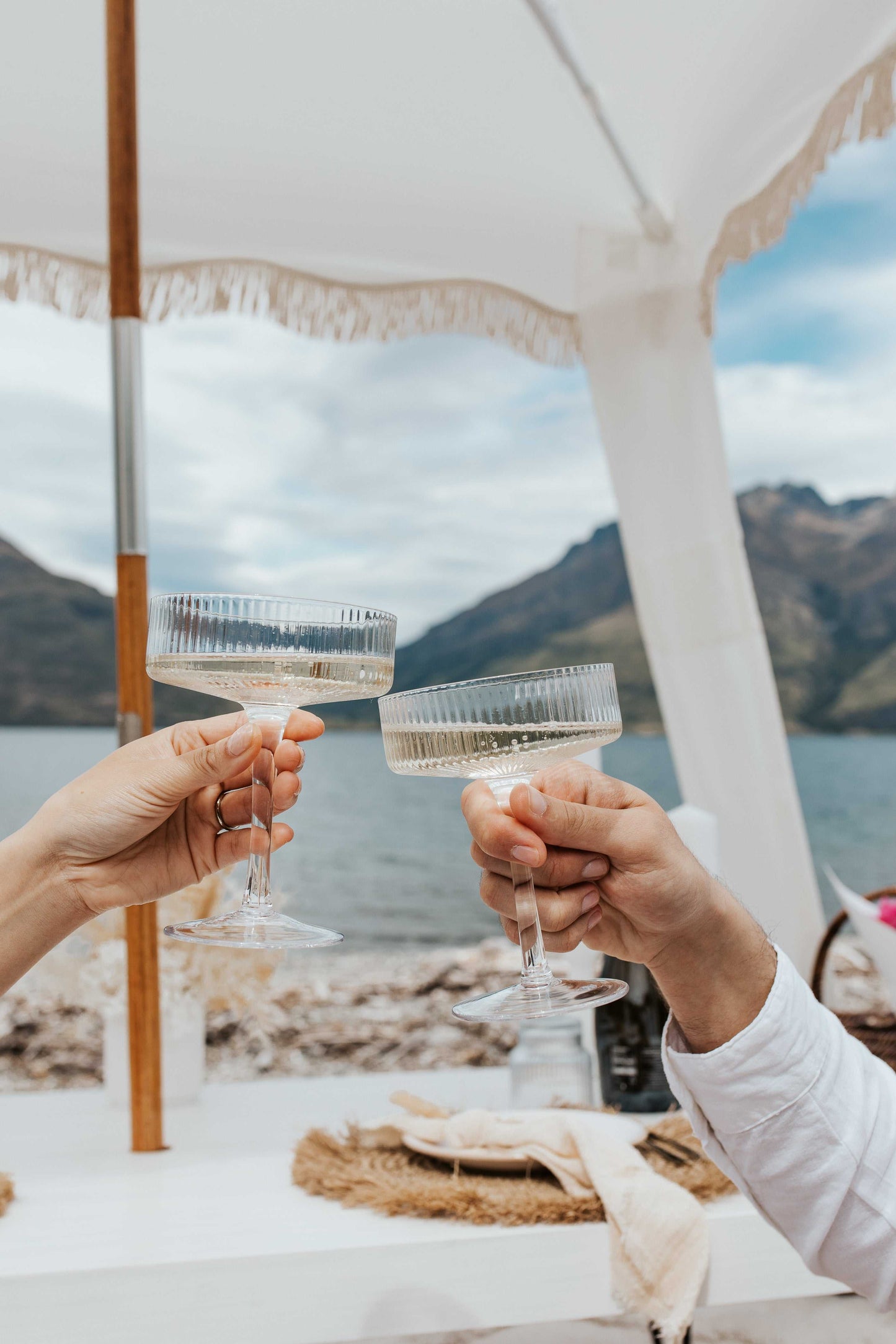 Honeymoon-picnic-with-photography-session-Queenstown-New-Zealand