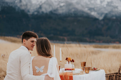 Outdoor-couples-photography-session-in-Queenstown-New-Zealand